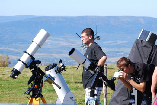  Uczestnicy warsztatów astronomicznych mogli obserwować niebo na profesjonalnym sprzęcie