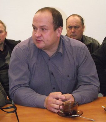 Jacek Otocki z Księżyc zapytał w jaki sposób mogą reagować rolnicy, gdy zauważą, że Zakłady Rolne 'Siecioborowice' będą obsiewać grunty rolne
