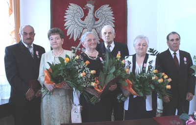 Złote gody obchodzili (od lewej) Ryszard i Stanisława Kaletowie, Krystyna i Wacław Głowaccy oraz Rosel i Jan Urbanowie