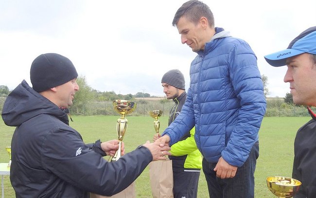 Zwycięzcą całego biegu został zawodnik z Borka Strzelińskiego Łukasz Piskorz