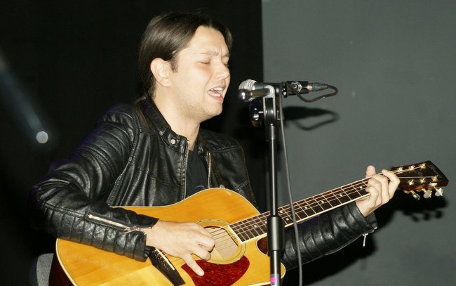 Gabriel Fleszar śpiewał z akompaniamentem gitary