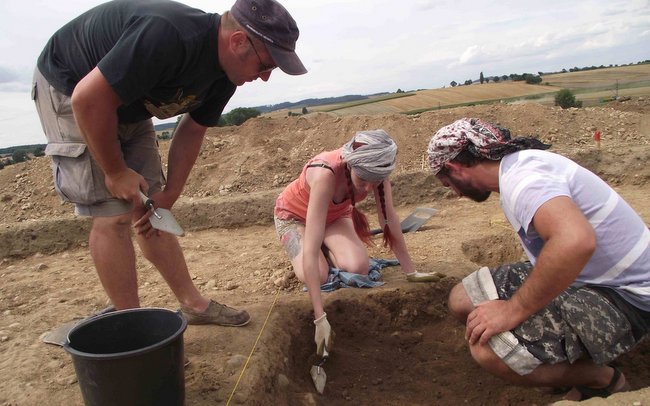 Archeolodzy analizowali każdy kawałek wydobywanej ziemi na polu między Gębicami, a Kazanowem