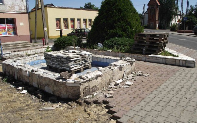 Rozpoczął się drugi etap przebudowy placu w centrum Przeworna