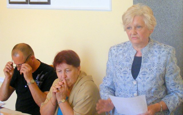 Leokadia Pawliszak (z prawej) mówiła, że strzeliński szpital rozwija się fantastycznie