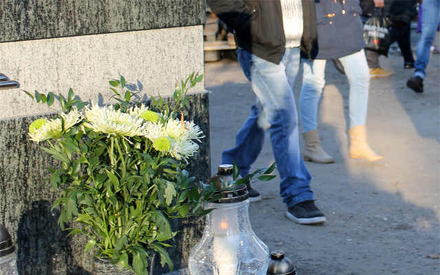 Na cmentarzu parafialnym przy ul. Oławskiej nie ma możliwości skorzystania z szaletu