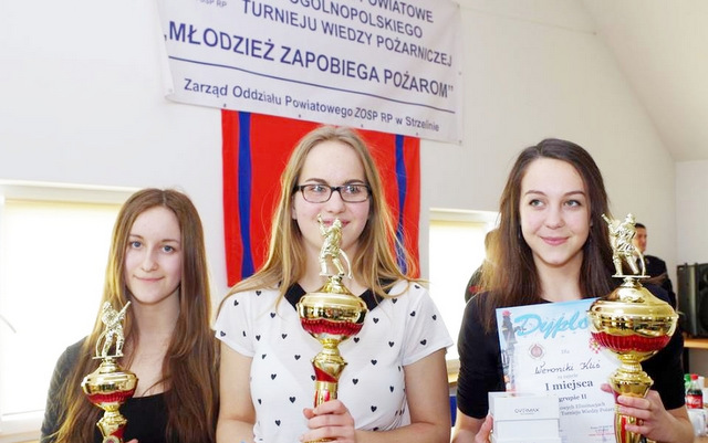 Laureatki konkursu w kategorii gimnazjów (fot. UMiG Strzelin)
