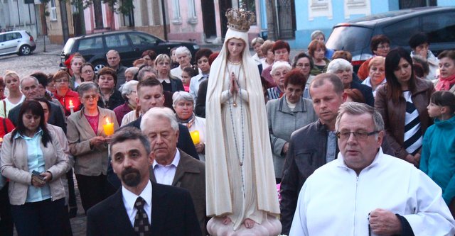 Kopia figurki Matki Bożej Fatimskiej przyjechała do Wiązowa z Portugalii