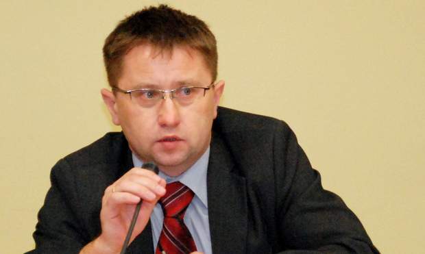 - Przez dwa tygodnie po złożeniu wniosku do sądu prezes Kurowski nie znalazł czasu, żeby poinformować o tym zarząd powiatu - powiedział starosta Marek Warcholiński