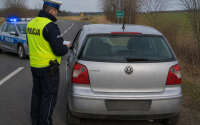 Volkswagen z różnymi tablicami zatrzymany w gminie Kondratowice