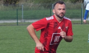Czarni nadal na czele