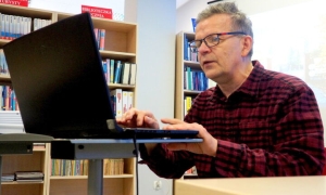 W ogrodzie stawia wieże