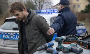 Okradł swojego pracodawcę. Został do tego przymuszony?