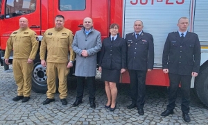 Nowoczesny, duży wóz bojowy dla Gminy Kondratowice. Wojciech Bochnak: „Bezpieczeństwo mieszkańców nie ma ceny”