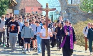Ponad 200 młodych na pielgrzymce do Nowolesia