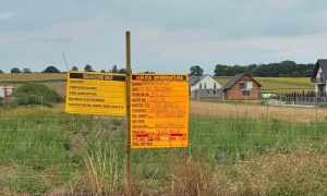 Biedronka powstaje przy ul. Ziębickiej. Kiedy otwarcie?