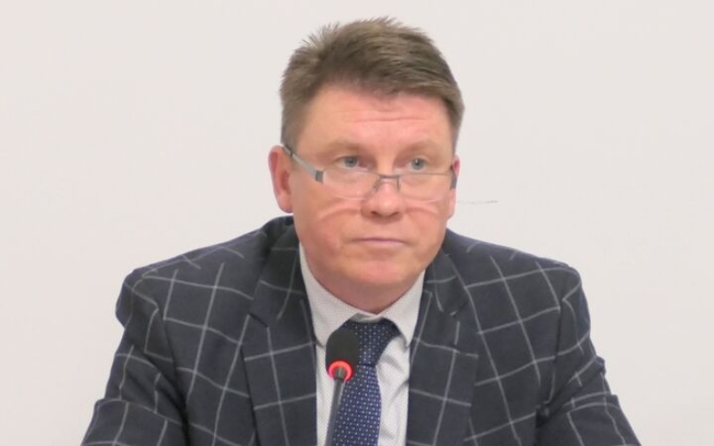 Transparentność czy polityka? 