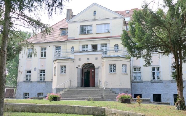 Od pałacu do urzędu