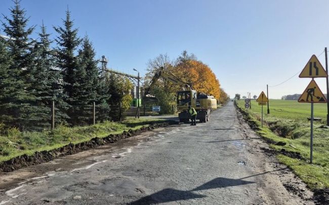 Trwa remont drogi z Przeworna w stronę Karnkowa