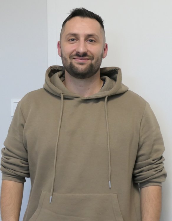  – Specjaliści zwracają uwagę na wyniki badań, przeprowadzają skrupulatny wywiad, żeby jak najlepiej dostosować zabiegi – podkreśla pan Marek