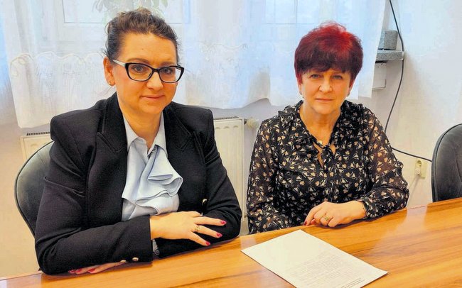 Z informacji przekazanych przez starostę Annę Horodyską (z lewej) i inspektor oświaty starostwa powiatowego Małgorzatę Stachowiak wynika, że szkoły ponadpodstawowe w naszym powiecie są w stanie przyjąć wszystkich tegorocznych absolwentów szkół podstawowych w naszym powiecie Z informacji przekazanych przez starostę Annę Horodyską (z lewej) i inspektor oświaty starostwa powiatowego Małgorzatę Stachowiak wynika, że szkoły ponadpodstawowe w naszym powiecie są w stanie przyjąć wszystkich tegorocznych absolwentów szkół podstawowych w naszym powiecie