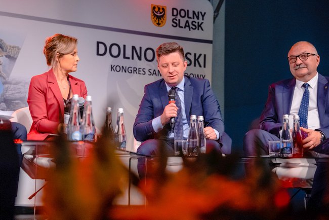 Agnieszka Gozdyra - Polsat News, Michał Dworczyk - Szef Kancelarii Prezesa Rady Ministrów i Cezary Przybylski - Marszałek Województwa Dolnośląskiego