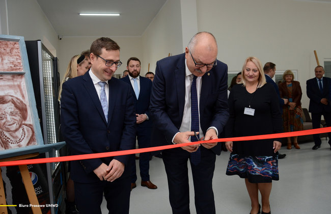 W oficjalnym otwarciu świetlicy w bolesławieckim szpitalu uczestniczyli marszałek Cezary Przybylski i wicemarszałek Marcin Krzyżanowski W oficjalnym otwarciu świetlicy w bolesławieckim szpitalu uczestniczyli marszałek Cezary Przybylski i wicemarszałek Marcin Krzyżanowski