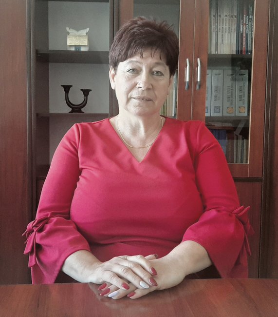 - Przyjęte dzieci umieściliśmy w klasach zgodnych z ich rocznikami - tłumaczy dyrektor strzelińskiej „czwórki” Alicja Porada - Przyjęte dzieci umieściliśmy w klasach zgodnych z ich rocznikami - tłumaczy dyrektor strzelińskiej „czwórki” Alicja Porada