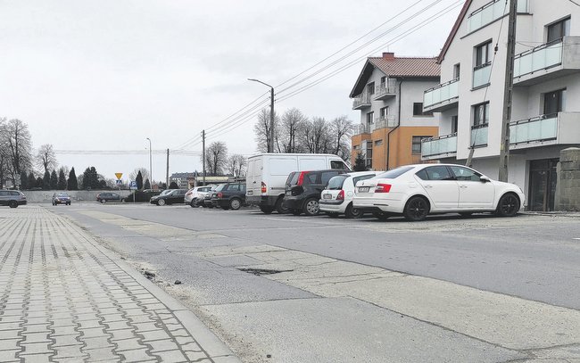 Nierówności w nawierzchni na ulicy św. Jana w Strzelinie 