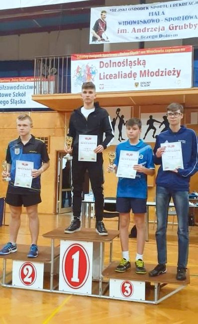 Stanisław Wnęk na najwyższym stopniu podium Stanisław Wnęk na najwyższym stopniu podium