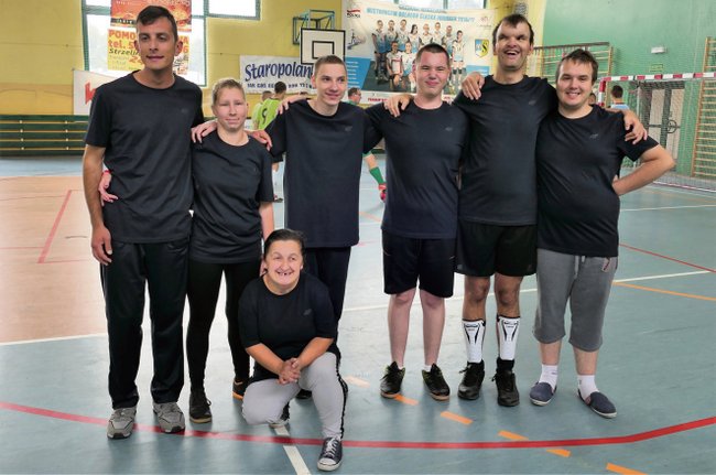 Zawodnicy klubu sportowego „Równi Celestyn” biorą udział w IV edycji Dolnośląskiej Ligi Futsalu Bez Barier Zawodnicy klubu sportowego „Równi Celestyn” biorą udział w IV edycji Dolnośląskiej Ligi Futsalu Bez Barier