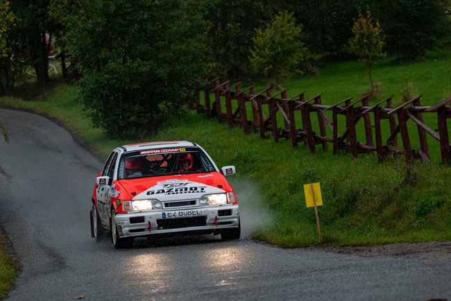 Marek Suder i Marcin Kowalik pojadą w Rajdzie Świdnickim-Krause repliką rajdówki, którą jeździł Marian Bublewicz - pięciokrotny triumfator i rekordzista tych zawodów (fot. Jakub Rozmus) Marek Suder i Marcin Kowalik pojadą w Rajdzie Świdnickim-Krause repliką rajdówki, którą jeździł Marian Bublewicz - pięciokrotny triumfator i rekordzista tych zawodów (fot. Jakub Rozmus)