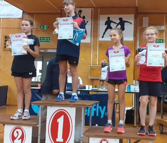 Julia Zalewska na drugim stopniu podium Julia Zalewska na drugim stopniu podium