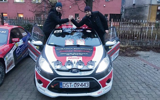 Roman Romelczyk (z prawej) i Grzegorz Galiczyński byli o włos od wygranej w klasie „3” Roman Romelczyk (z prawej) i Grzegorz Galiczyński byli o włos od wygranej w klasie „3”