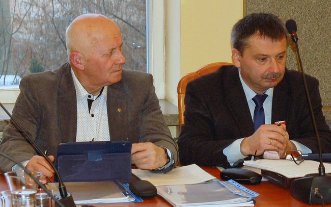 Radni klubu Prawo i Sprawiedliwość głosowali przeciwko wprowadzeniu nowych stawek. Od lewej: Kazimierz Kubisz i Paweł Laszczyński