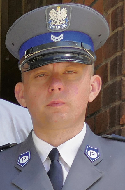 Od 1 kwietnia w Komendzie Powiatowej Policji w Strzelinie nowym rzecznikiem prasowym jest mł.asp. Łukasz Porębski Od 1 kwietnia w Komendzie Powiatowej Policji w Strzelinie nowym rzecznikiem prasowym jest mł.asp. Łukasz Porębski