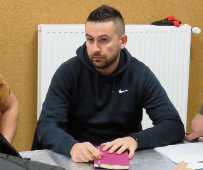 - Liczę na to, że sytuacja niedługo wróci do normy i będziemy mogli trenować i cieszyć kibiców naszą grą - stwierdził prezes Ogniska Przeworno Artur Szewc - Liczę na to, że sytuacja niedługo wróci do normy i będziemy mogli trenować i cieszyć kibiców naszą grą - stwierdził prezes Ogniska Przeworno Artur Szewc