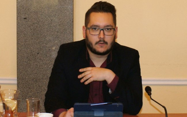 Radny Damian Serwicki nie zgadza się z decyzją radnych powiatowych Radny Damian Serwicki nie zgadza się z decyzją radnych powiatowych