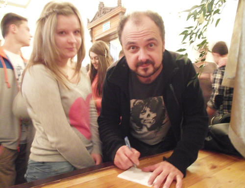Arkadiusz Jakubik, aktor z filmu „Drogówka”, był bardzo rozmowny i chętnie rozdawał autografy