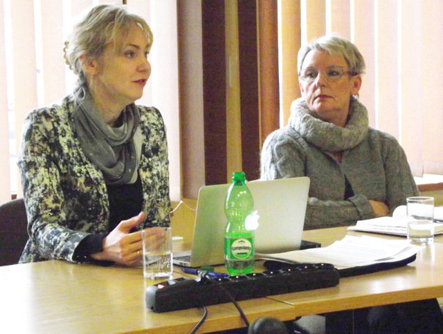 Małgorzata Krochmalna, dyrektor Powiatowej Stacji Sanitarno-Epidemiologicznej w Strzelinie, zachęcała do szczepienia dzieci Małgorzata Krochmalna, dyrektor Powiatowej Stacji Sanitarno-Epidemiologicznej w Strzelinie, zachęcała do szczepienia dzieci