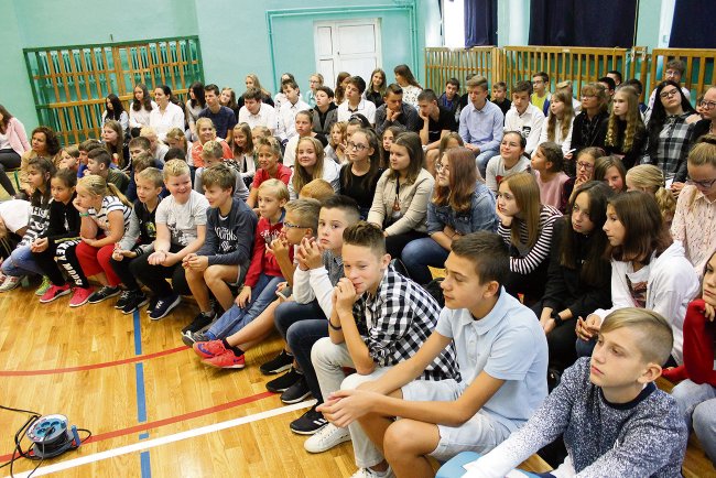 Uczniowie strzelińskiej „piątki” uczestniczyli w jednym z piętnastu spotkań edukacyjnych w dolnośląskich szkołach Uczniowie strzelińskiej „piątki” uczestniczyli w jednym z piętnastu spotkań edukacyjnych w dolnośląskich szkołach