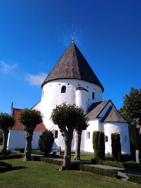 Jeden z wielu kościołów rotundowych Jeden z wielu kościołów rotundowych