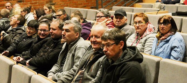Mieszkańcy poznali podstawy bezpieczeństwa informacji publikowanych w mediach społecznościowych Mieszkańcy poznali podstawy bezpieczeństwa informacji publikowanych w mediach społecznościowych