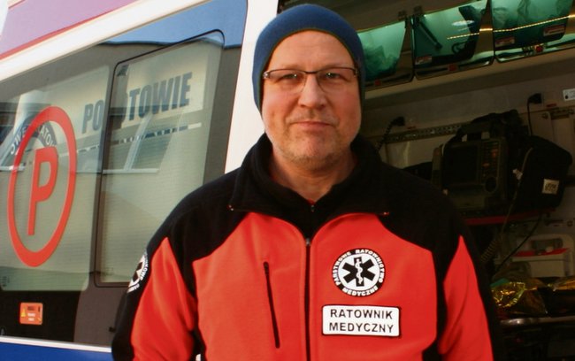 - Pacjent leżał w bezpiecznej pozycji i był przykryty kocem - powiedział Lucjan Lewicki. - Pacjent leżał w bezpiecznej pozycji i był przykryty kocem - powiedział Lucjan Lewicki.