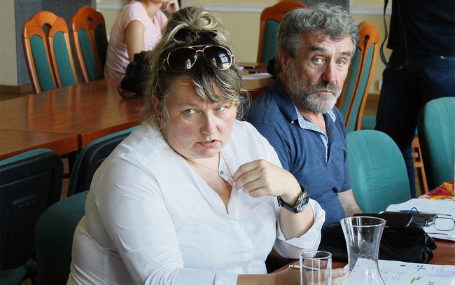 Szczęście i nieszczęście dla państwa, że w kierunku ul. Dzierżoniowskiej mamy spore zaburzenia na złożu - powiedziała dyrektor finansowy Maja Sadowy. Obok dyrektor ds. technicznych Mirosław Mróz Szczęście i nieszczęście dla państwa, że w kierunku ul. Dzierżoniowskiej mamy spore zaburzenia na złożu - powiedziała dyrektor finansowy Maja Sadowy. Obok dyrektor ds. technicznych Mirosław Mróz