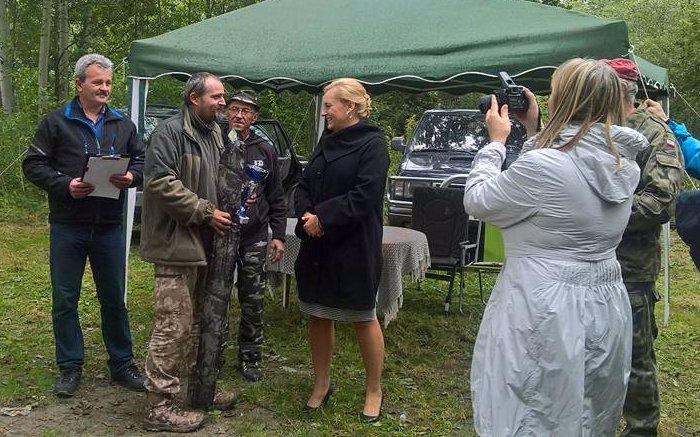 Nagrody wręczali burmistrz Strzelina Dorota Pawnuk i prezes koła Stanisław Pychowski Nagrody wręczali burmistrz Strzelina Dorota Pawnuk i prezes koła Stanisław Pychowski