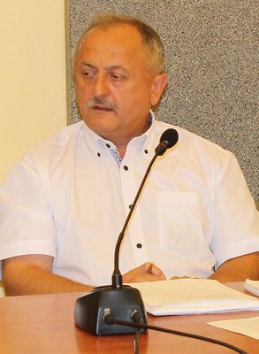 - Trzeba wykazać, że kompromitacja tego organu jest totalna, sięgnęła bruku. To jest stan „mniej niż zero” - stwierdził radny Julian Kaczmarek - Trzeba wykazać, że kompromitacja tego organu jest totalna, sięgnęła bruku. To jest stan „mniej niż zero” - stwierdził radny Julian Kaczmarek