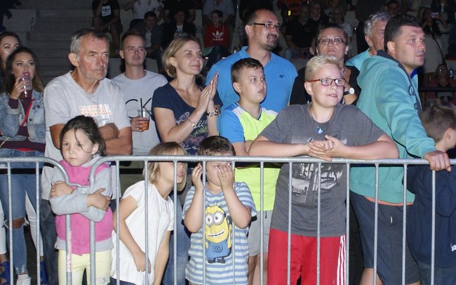 Ponad pięciuset kibiców dopingowało bokserów „Jaskini Lwa”. Swoich kibiców mieli także goście z Opola Ponad pięciuset kibiców dopingowało bokserów „Jaskini Lwa”. Swoich kibiców mieli także goście z Opola