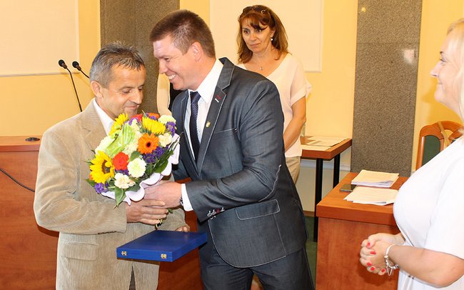 Kwiaty wręczył przewodniczący RMS Ireneusz Szałajko Kwiaty wręczył przewodniczący RMS Ireneusz Szałajko