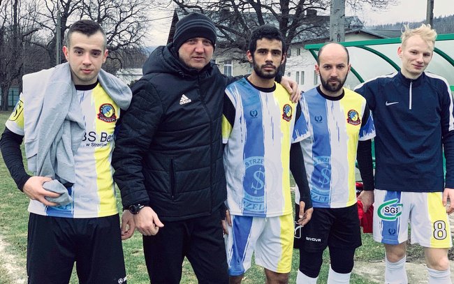 Pamiątkowe zdjęcie po ostatniej grze kontrolnej. Od lewej: Krzysztof Szalczyk, Piotr Hałas, Matheus Costa, Rafał Sukiennik i Damian Kuriata Pamiątkowe zdjęcie po ostatniej grze kontrolnej. Od lewej: Krzysztof Szalczyk, Piotr Hałas, Matheus Costa, Rafał Sukiennik i Damian Kuriata