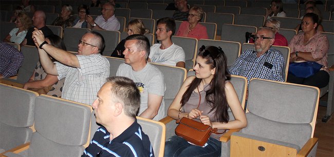 _Strzelinianie wysłuchali jak powstawał film dokumentalny „Tylko nie mów nikomu” _Strzelinianie wysłuchali jak powstawał film dokumentalny „Tylko nie mów nikomu”